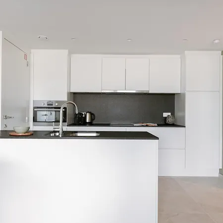 Huswell - Experience Coastal Luxury At Apartment *