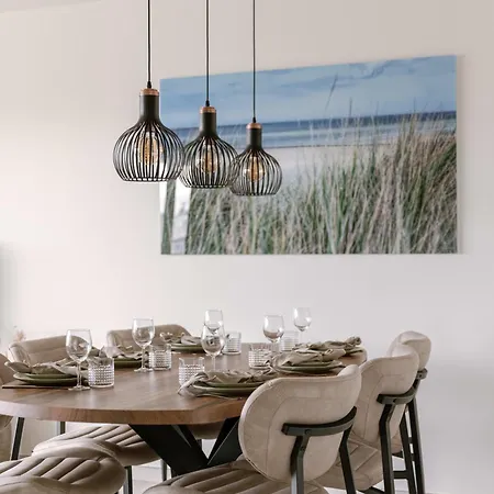 Huswell - Experience Coastal Luxury At