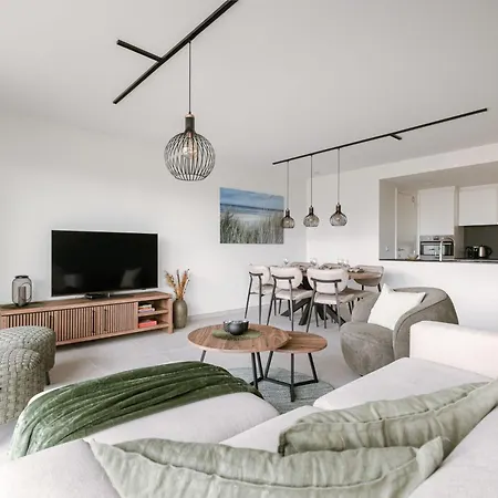 Huswell - Experience Coastal Luxury At Apartment *