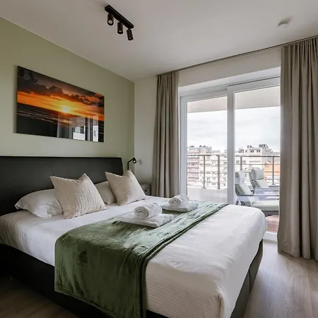 Huswell - Experience Coastal Luxury At